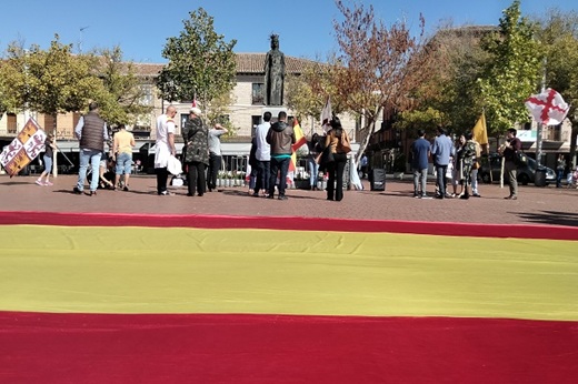 Medina del Campo se rinde a los pies de Isabel la Católica en el Día de la Hispanidad en un sentido acto en su honor.